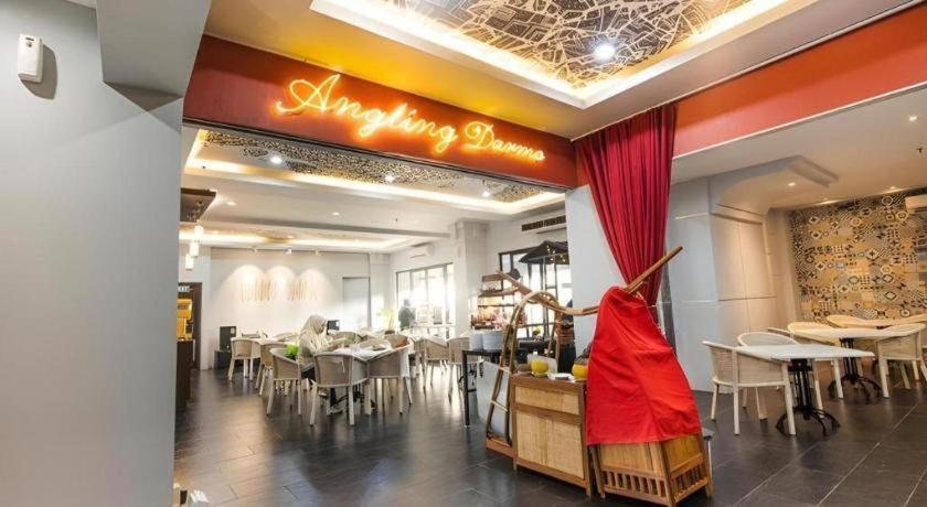 Grand Darmo By Amithya Hotel