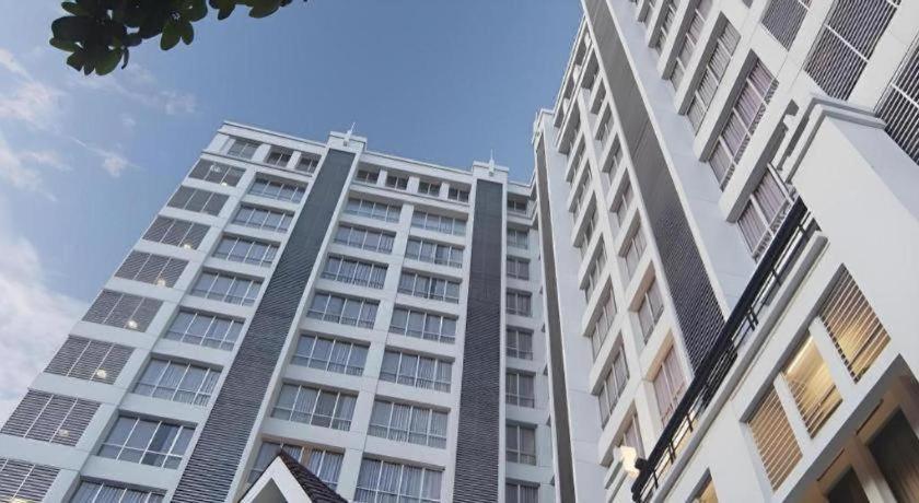 Grand Darmo By Amithya Hotel